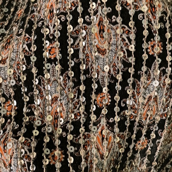 Design Lab. Size M, loose fitting tunic. - Picture 2 of 4